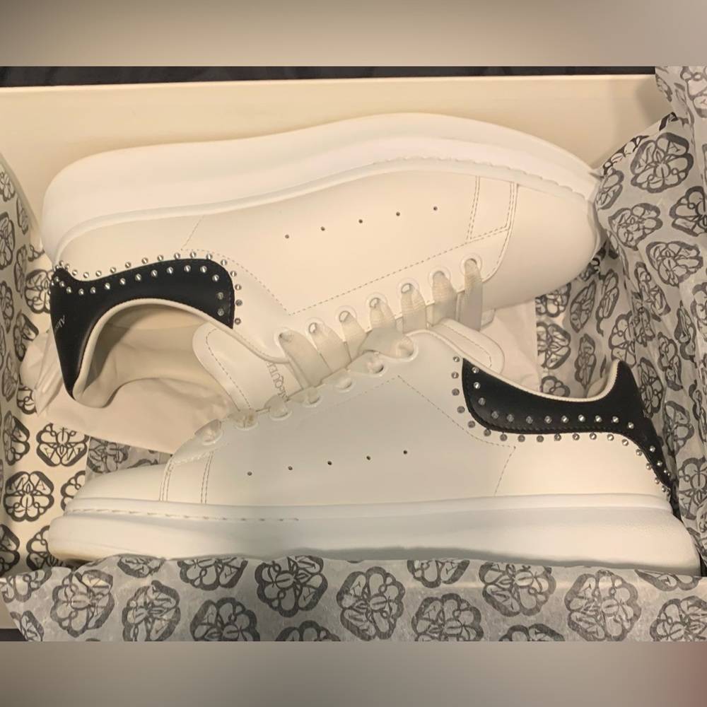 McQueens mens 9.5-10 US